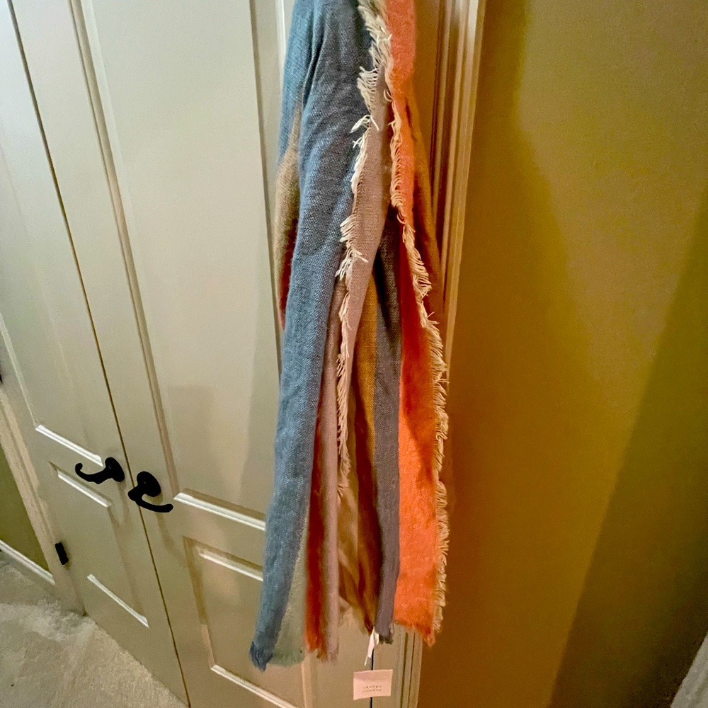 Lauren Conrad scarf. Never worn. Tag on. Smoke free home